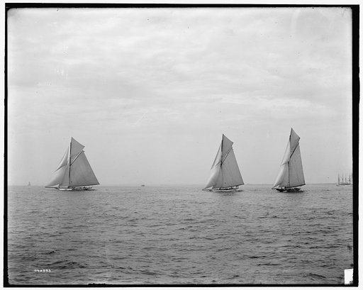 Yachts Constitution and Independence before the start
