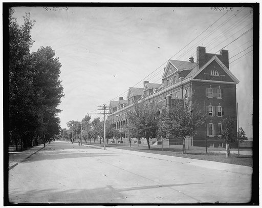 Bachelors' quarters, Fort Monroe, Va.