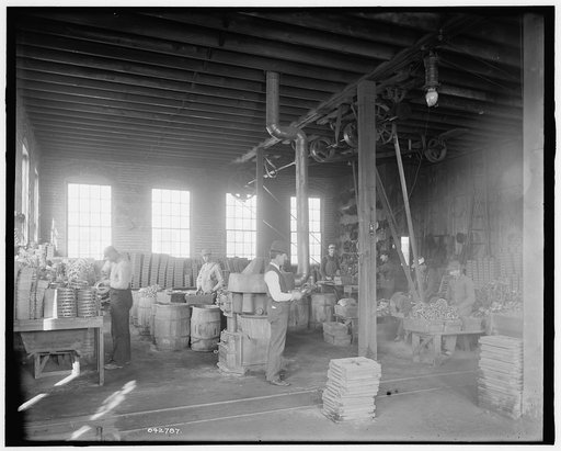 Glazier Stove Company, grinding room, Chelsea, Mich.