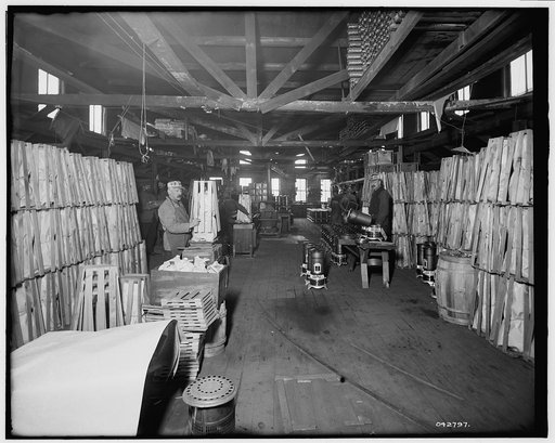 Glazier Stove Company, packing room, Chelsea, Mich.