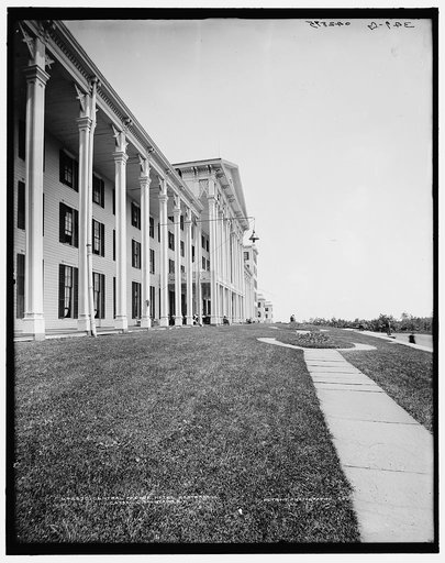 Central facade, Hotel Kaaterskill, Catskill Mountains, N.Y.