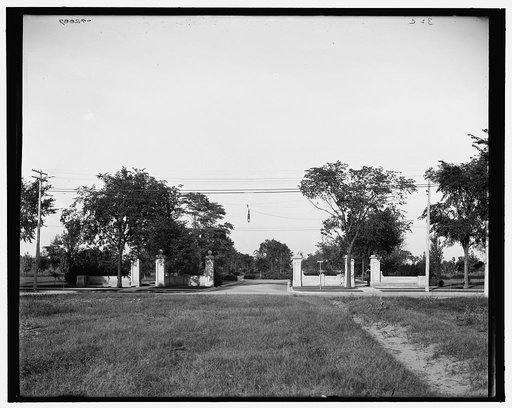 Entrance to Detroit, Woodward Avenue and E. Boston Boulevard, Detroit, Michigan