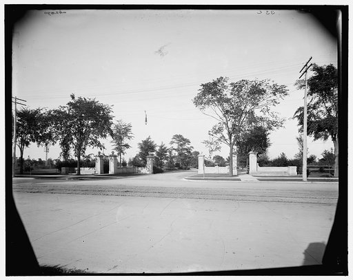 Entrance to Boston Boulevard, Detroit, Michigan