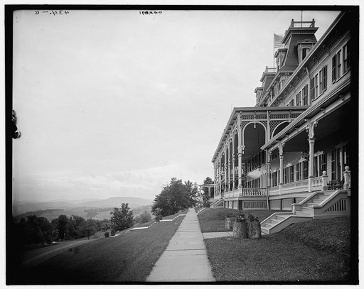 New Grand Hotel, front veranda, Catskill Mtns., N.Y.