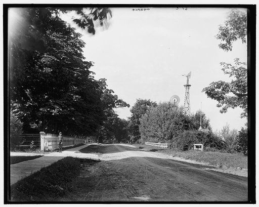 A Grosse Ile road, Mich.