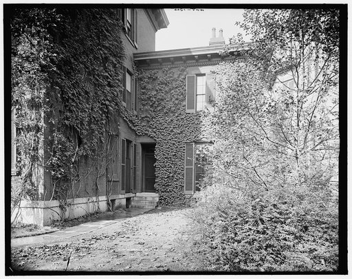 Side entrance, J.H. Patterson's residence, Dayton, O[hio