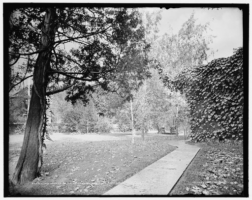 The rear lawn, J.H. Patterson's residence, Dayton, O[hio
