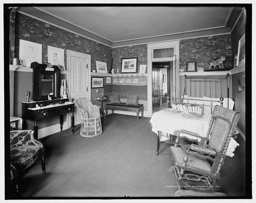 Residence of Mrs. H.C. Parke, bed room, Detroit, Mich.
