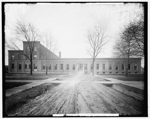 Detroit Publishing Company, east front, Detroit, Mich.