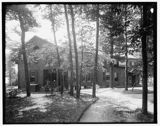 Exterior view of house, end view, Mrs. Robert Hoe, Jr., Port Washington, N.Y.
