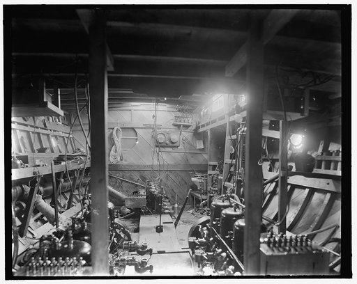 Motor boat Grayling, engine room