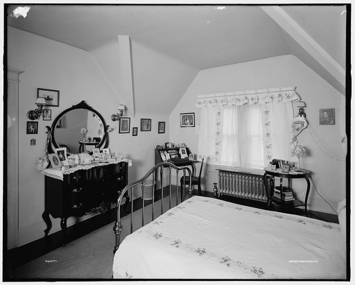 Bedroom, residence of Mr. Fair, 40 Putnam Avenue, Detroit, Mich.