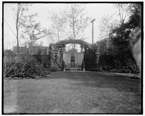 Franklin H. Walker fountain, Detroit, Mich.