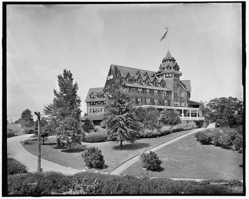 Beautiful Edgewood Inn, Greenwich, Conn.