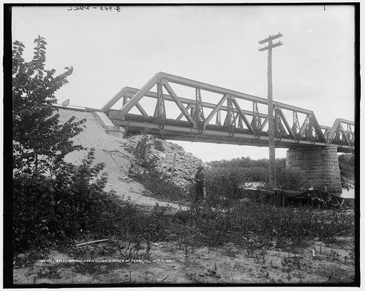 Steel bridge over Illinois River at Pearl, Ill.