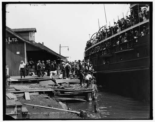 D. & C. [Detroit & Cleveland Navigation Co.] steamer at dock, Cheboygan, Mich.