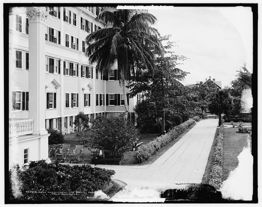 Walk and gardens, the Royal Poinciana [Hotel], Palm Beach, Fla.