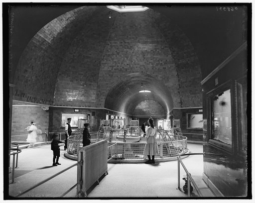 Aquarium, Belle Isle Park, interior, Detroit, Mich.