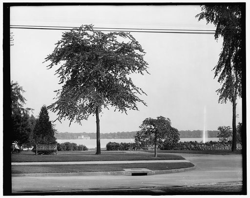 Owen Park and Detroit River, Detroit, Mich.