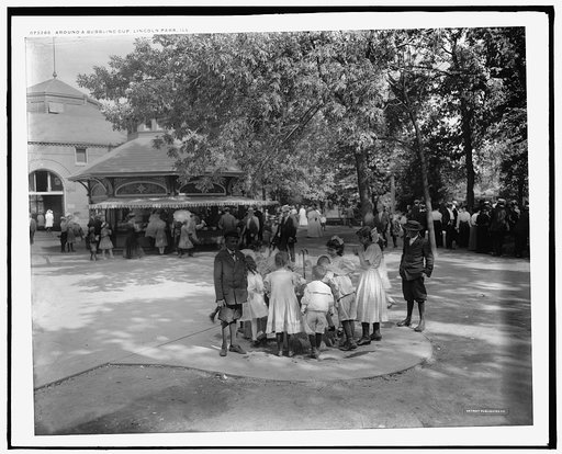 Around a bubbling cup, Lincoln Park, Chicago, Ill.