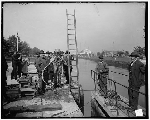 Repairing a lock gate, S.S. Marie, Mich.