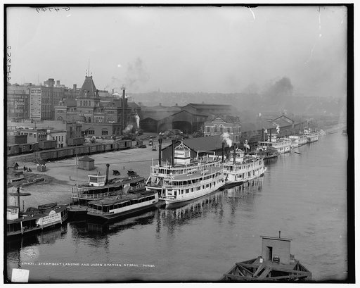 Steamboat landing and Union Station, St. Paul, Minn.