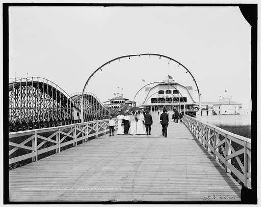 Boardwalk, casino, showing portion of scenic ry. [i.e. railroad], Toledo, Ohio