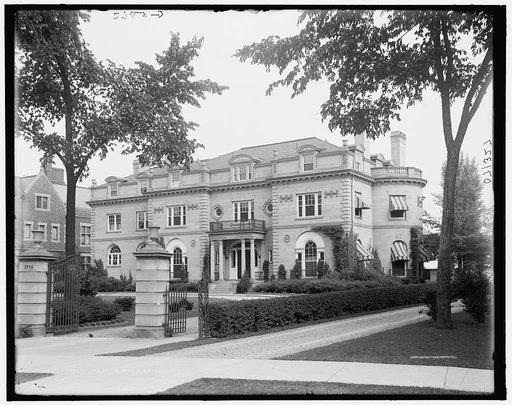 A Jefferson Ave. [Avenue] residence, Detroit, Mich.