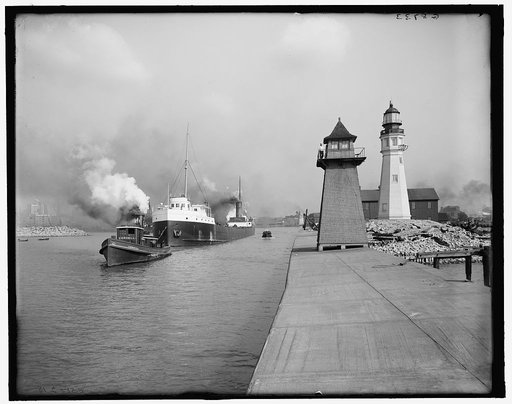 Harbor entrance & lights, Buffalo, N.Y.