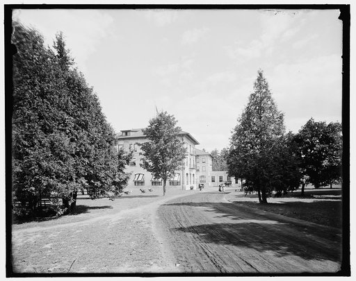 West approach, Fort William Henry Hotel, Lake George, N.Y.