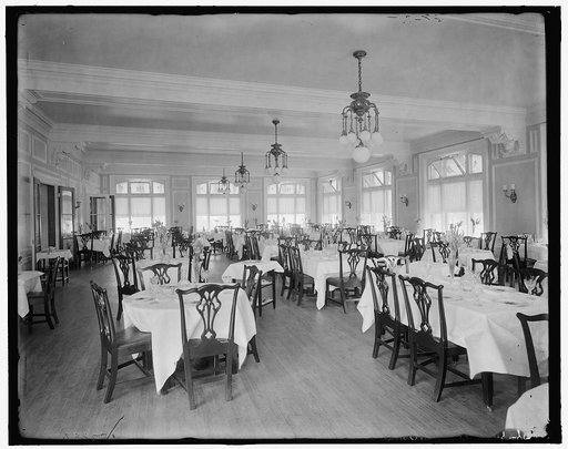 Dining room, Fort William Henry Hotel, Lake George, N.Y.