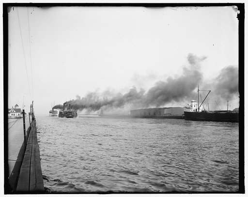 Departing steamers,  Detroit & Cleveland Navigation Co. dock, Cleveland, Ohio