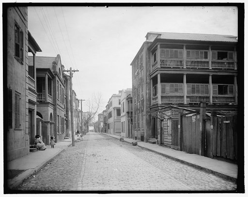 61 Tradd Street looking east, a bit of old Charleston, Charleston, S.C.
