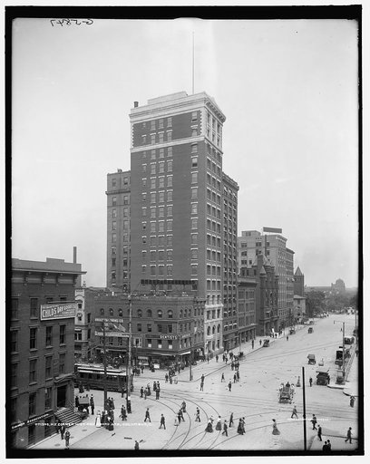 N.E. [i.e. Northeast] corner, High and Broad Sts., Columbus, O[hio