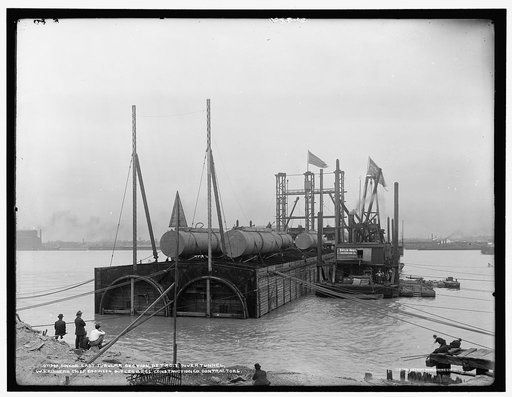 Sinking last tubular section, Detroit River tunnel