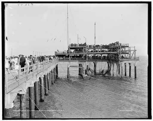 Lifting the nets, Young's Million Dollar Pier, Atlantic City, N.J.