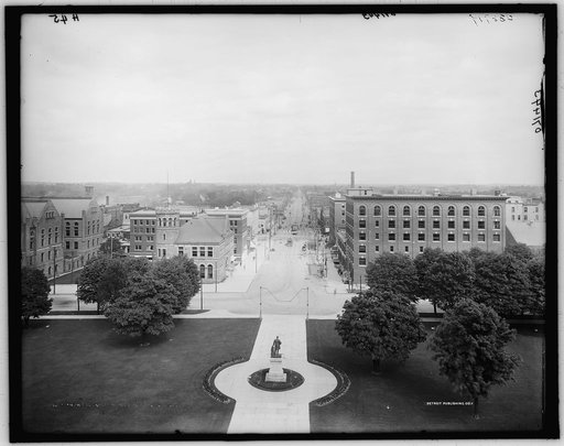 Michigan Ave. [i.e. Avenue] from capitol, Lansing, Mich.