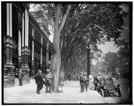 Broadway and the Grand Union Hotel, Saratoga Springs,N.Y.