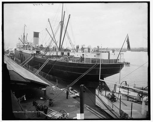 Loading cotton for Liverpool