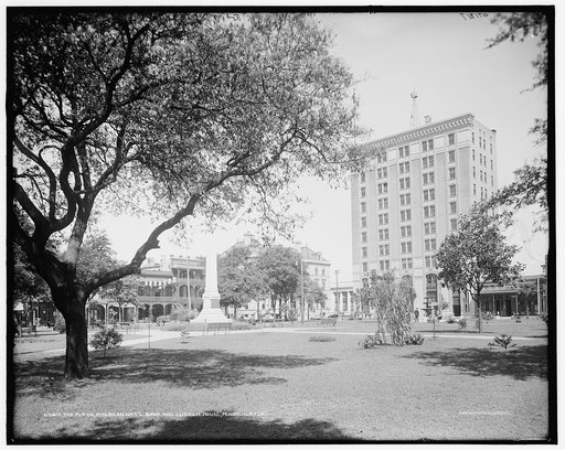 The Plaza, American Nat'l [National] Bank and custom house, Pensacola, Fla.