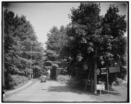 Entrance driveway to the [Hotel] Aspinwall, Lenox, Mass.