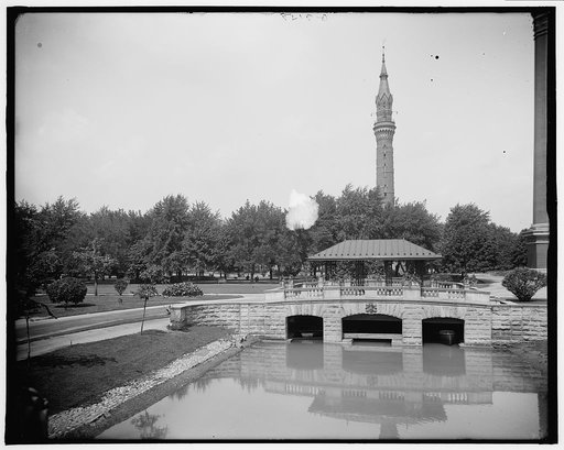 Gladwin (i.e. Water Works) Park, bridge over pavilion, Detroit, Mich.
