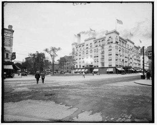 Hotel Cadillac & Washington Boulevard, Detroit, Mich.