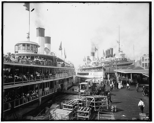 White Star Line dock, Detroit, Mich.