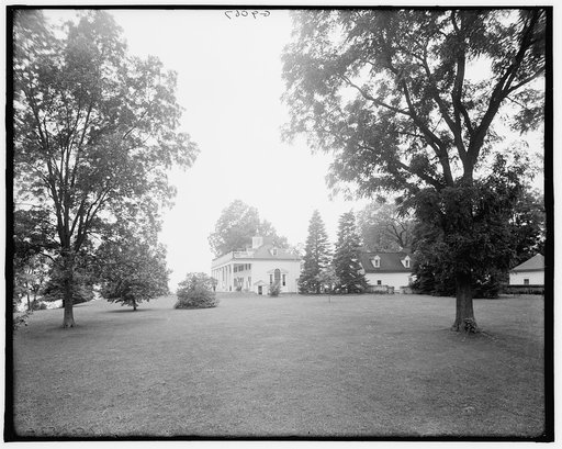 S.E. view of the mansion, Mt. Vernon, Va.
