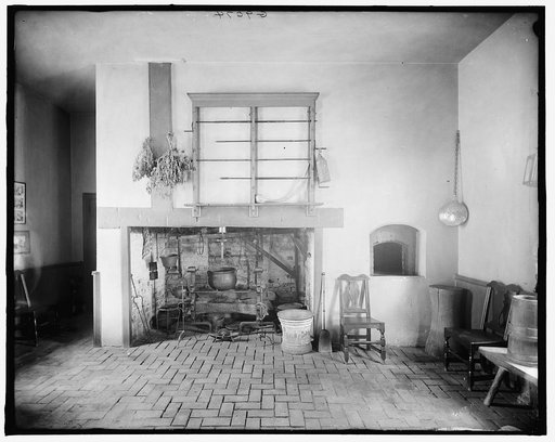 The Old kitchen fireplace, Mt. Vernon, Va.