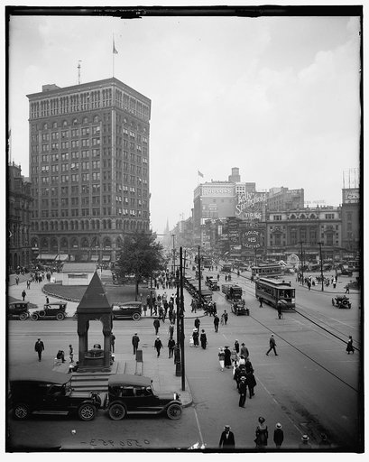 Looking up Woodward Avenue, Detroit, Mich.