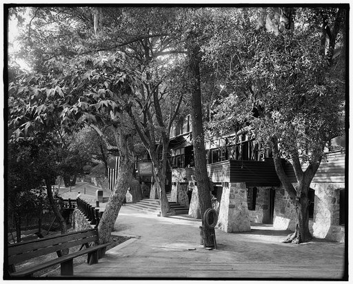 Ye Alpine Tavern, on Mount Lowe Railway line, Mount Lowe, Calif.