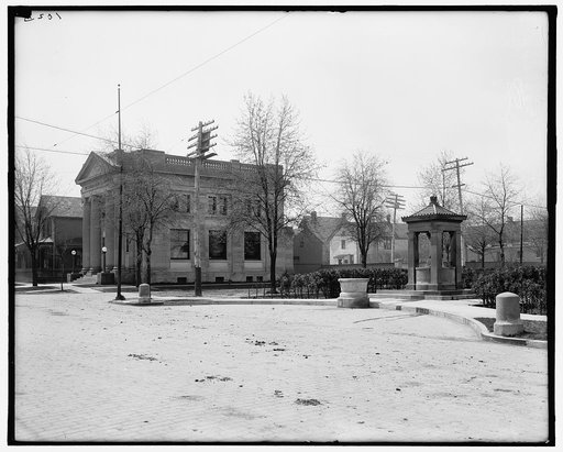 Bank and Victoria memorial fountain, Walkerville, Ontario