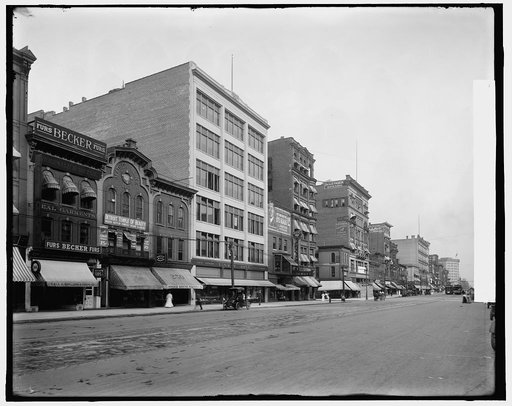 Mather Block and street in Detroit, Mich.